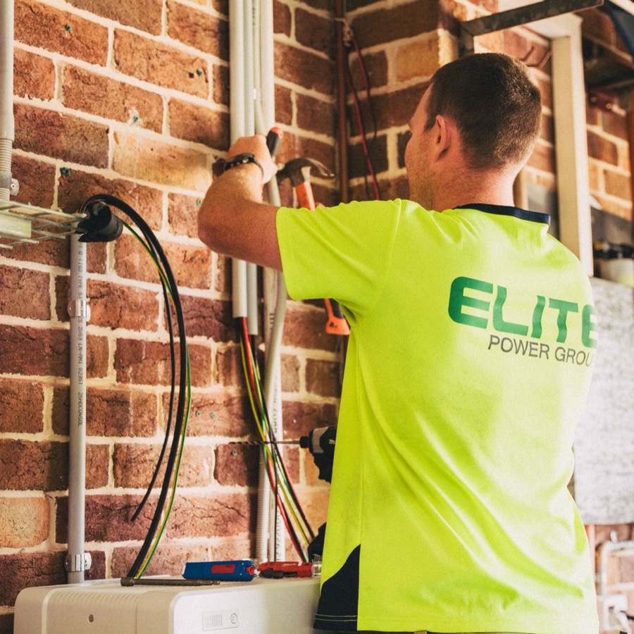 Groepen & aansluitingen bijmaken bij Elektrotechniek Poelzone, Honselersdijk.