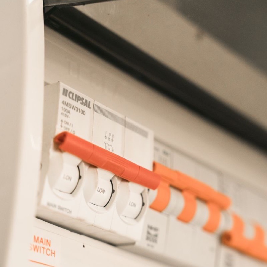 Groepenkast vervangen bij Elektrotechniek Poelzone, Honselersdijk.